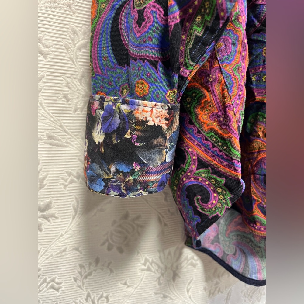 NWT Robert Graham Button Down NWT - image 4